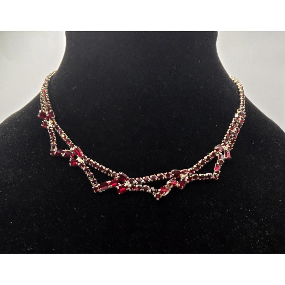 vintage Red Rhinestone Unique Design necklace